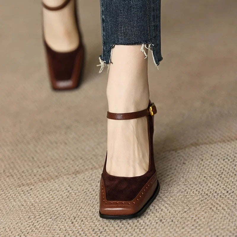 Clara | Classic Pumps